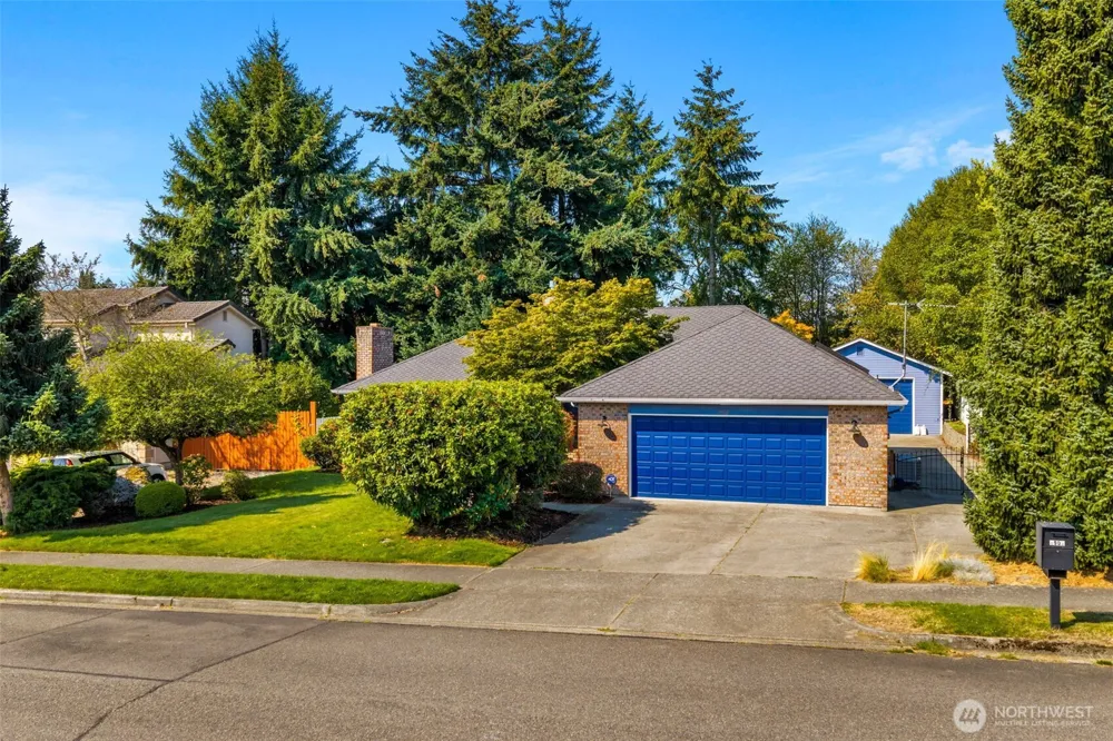 3902 Larchmont Avenue NE Tacoma, WA 98422
