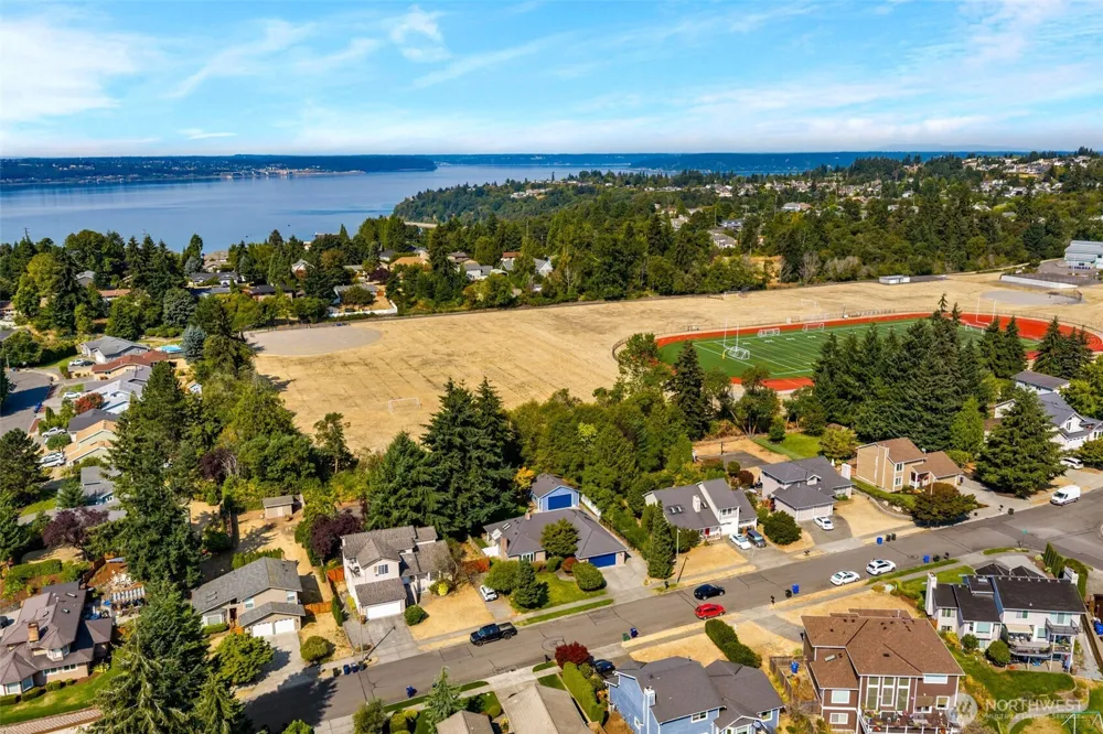 3902 Larchmont Avenue NE Tacoma, WA 98422