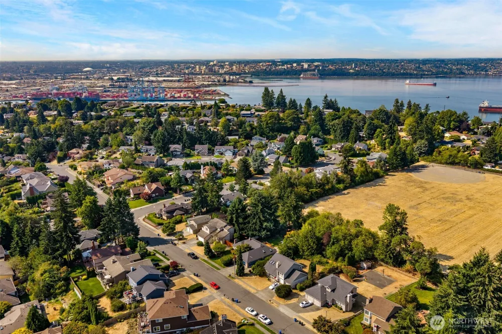 3902 Larchmont Avenue NE Tacoma, WA 98422