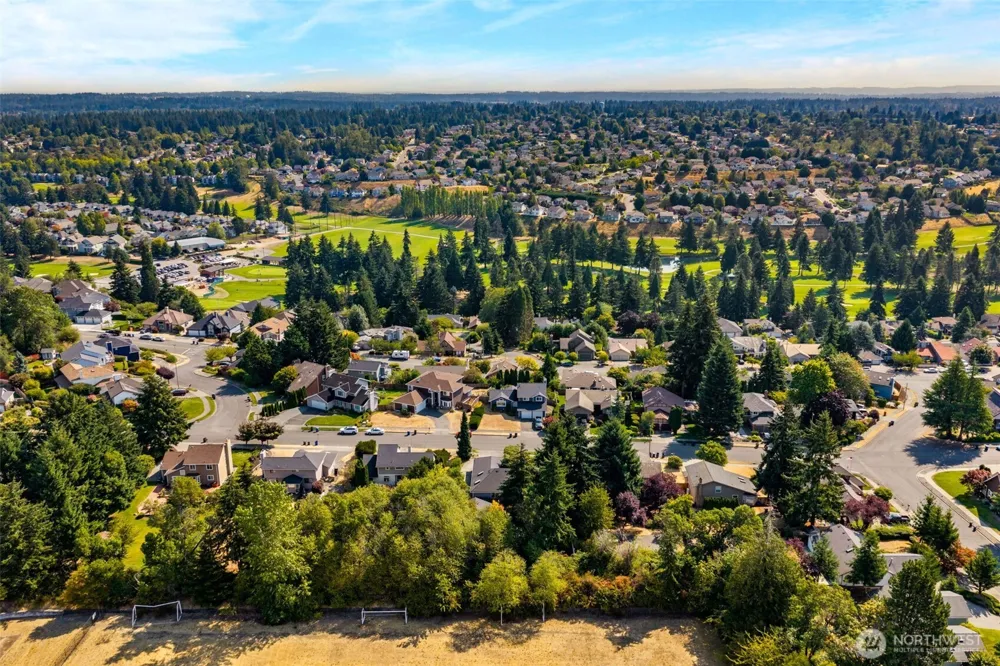 3902 Larchmont Avenue NE Tacoma, WA 98422
