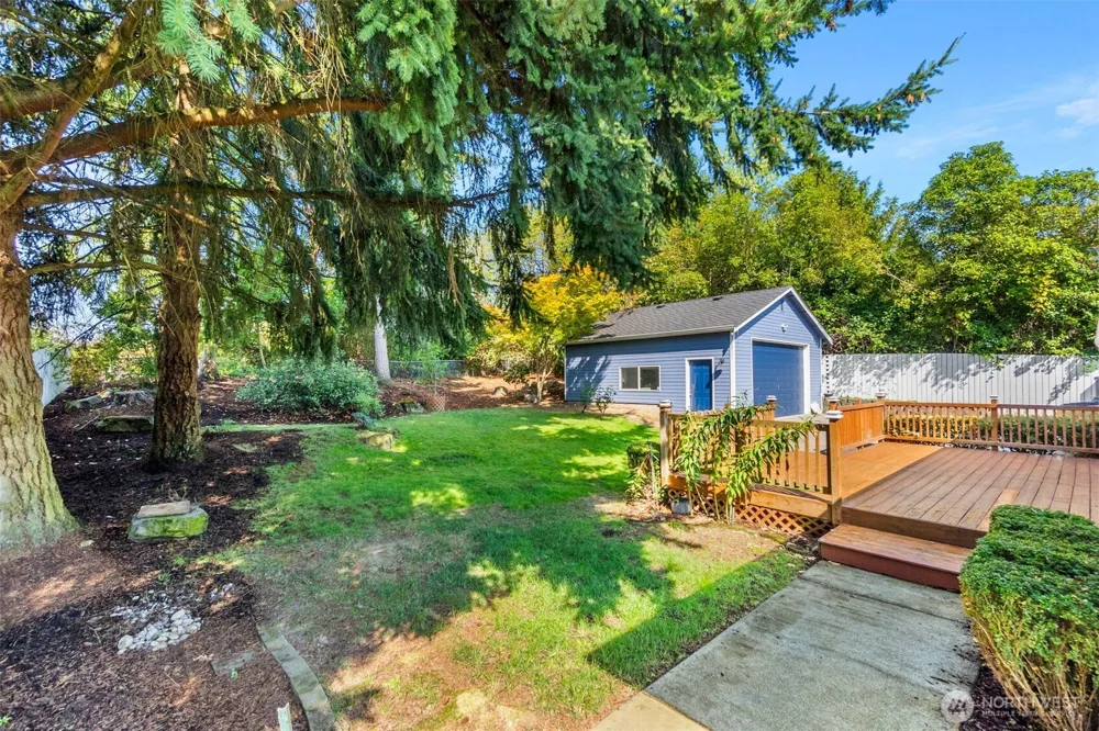 3902 Larchmont Avenue NE Tacoma, WA 98422