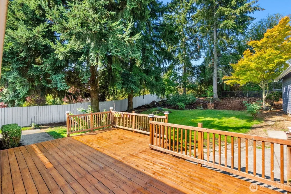 3902 Larchmont Avenue NE Tacoma, WA 98422