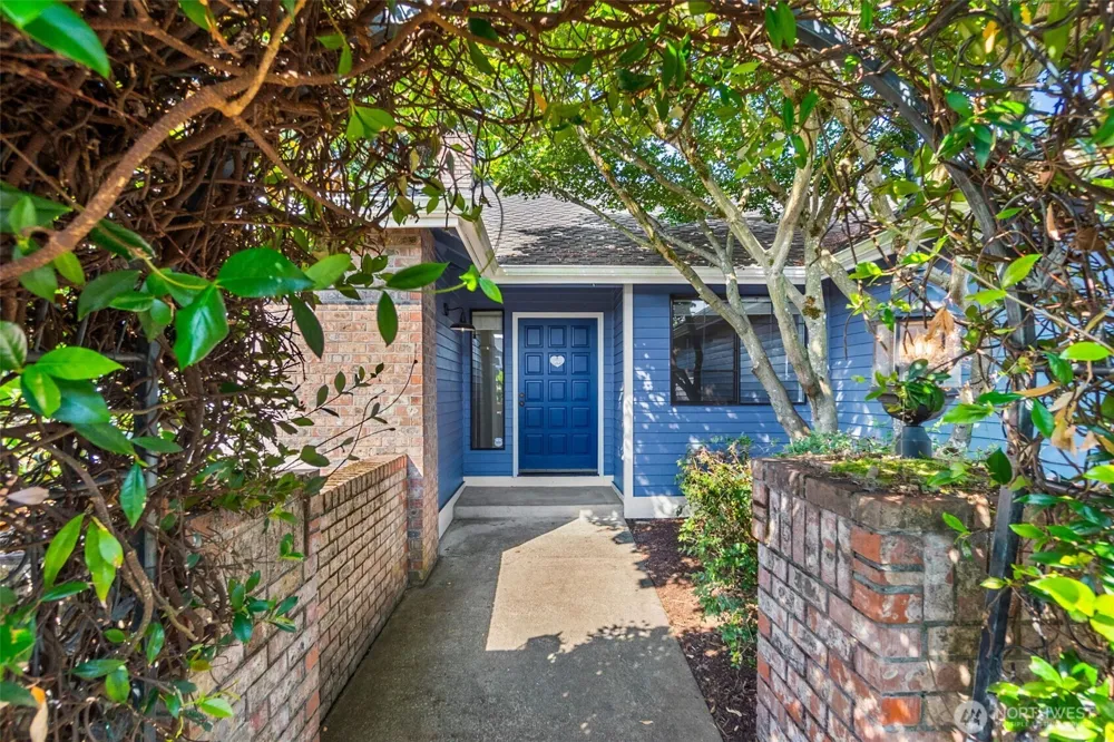 3902 Larchmont Avenue NE Tacoma, WA 98422