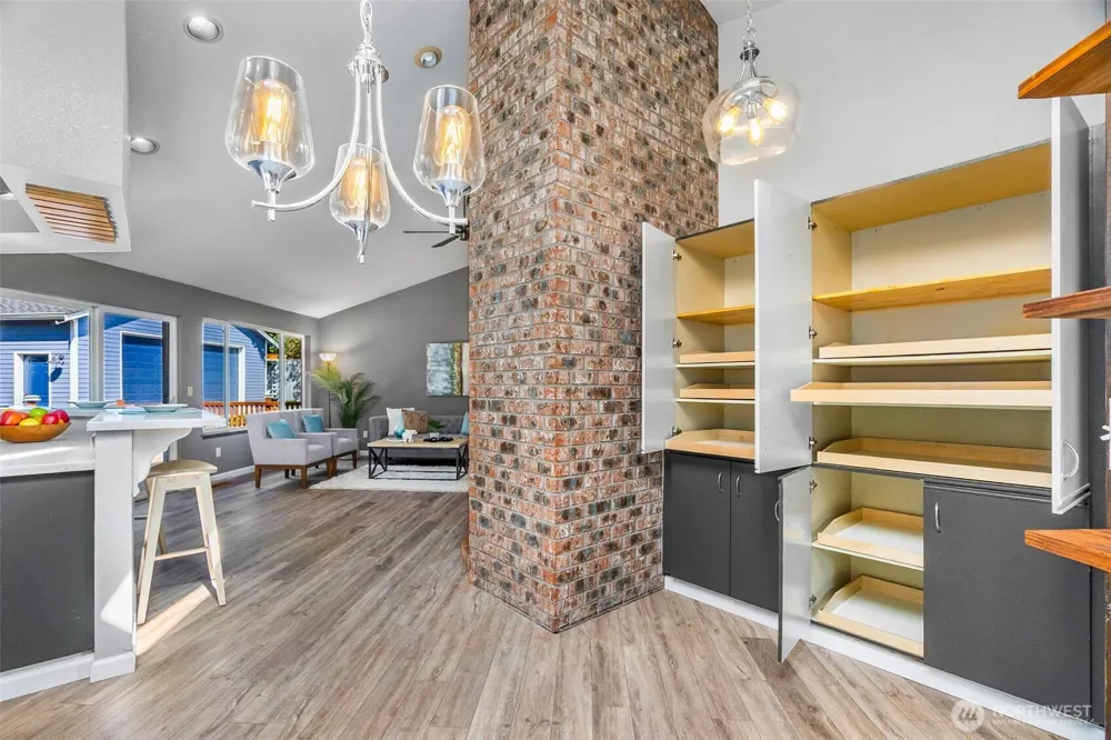 3902 Larchmont Avenue NE Tacoma, WA 98422