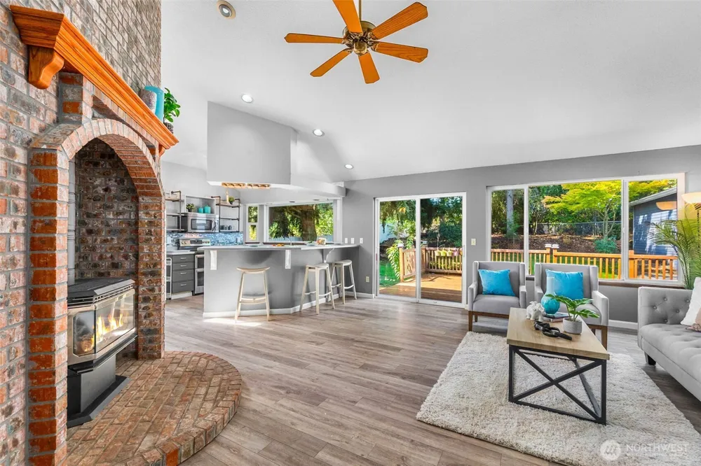 3902 Larchmont Avenue NE Tacoma, WA 98422