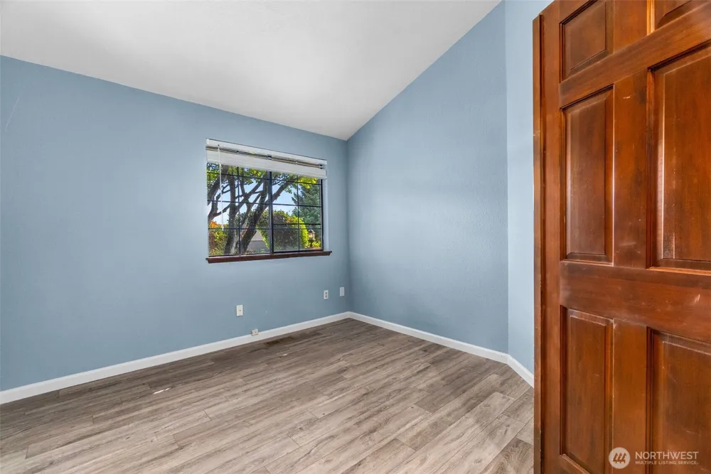 3902 Larchmont Avenue NE Tacoma, WA 98422