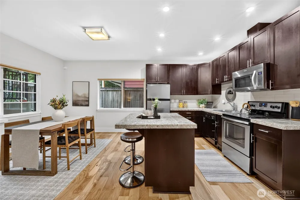 1820 24th Avenue #101 Seattle, WA 98122