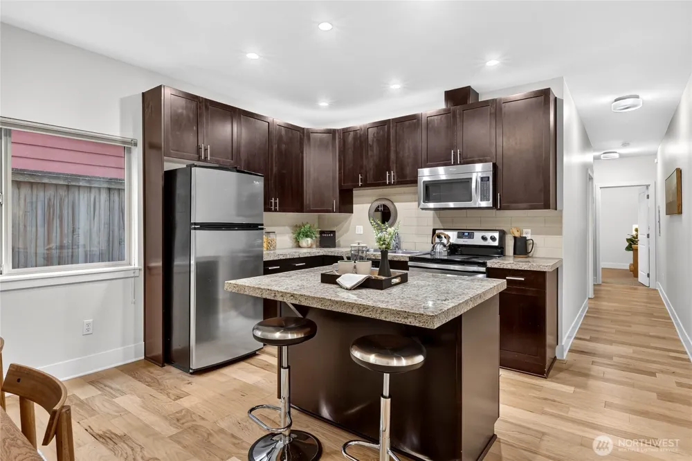 1820 24th Avenue #101 Seattle, WA 98122