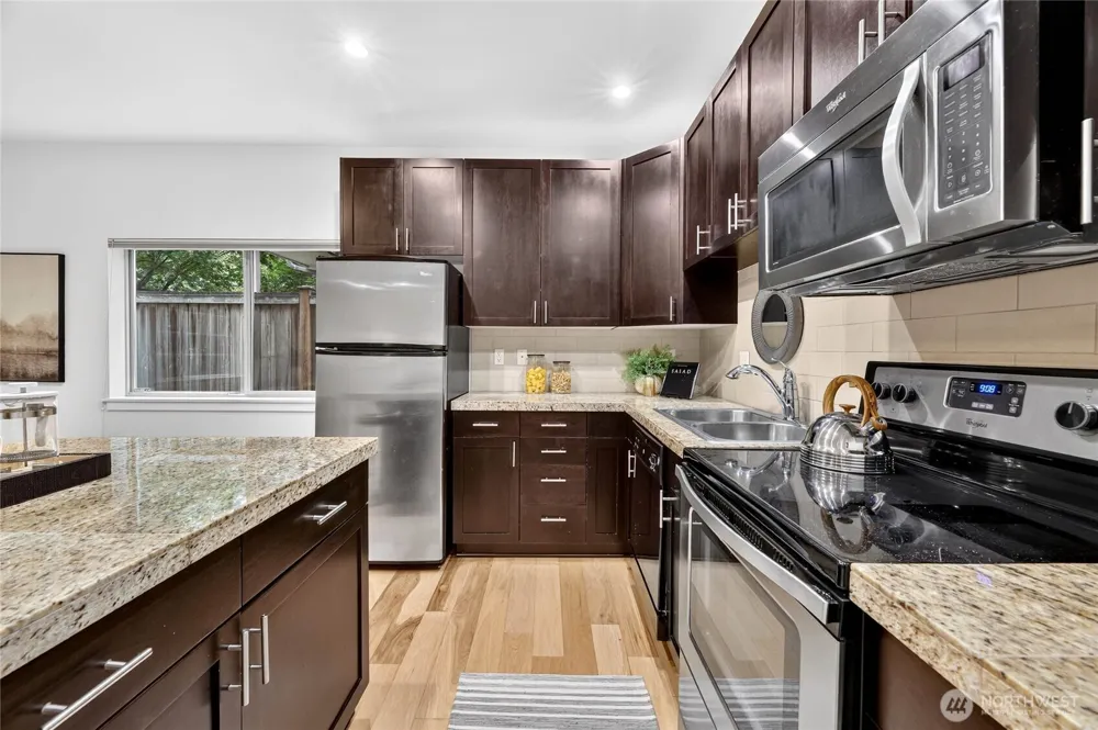 1820 24th Avenue #101 Seattle, WA 98122
