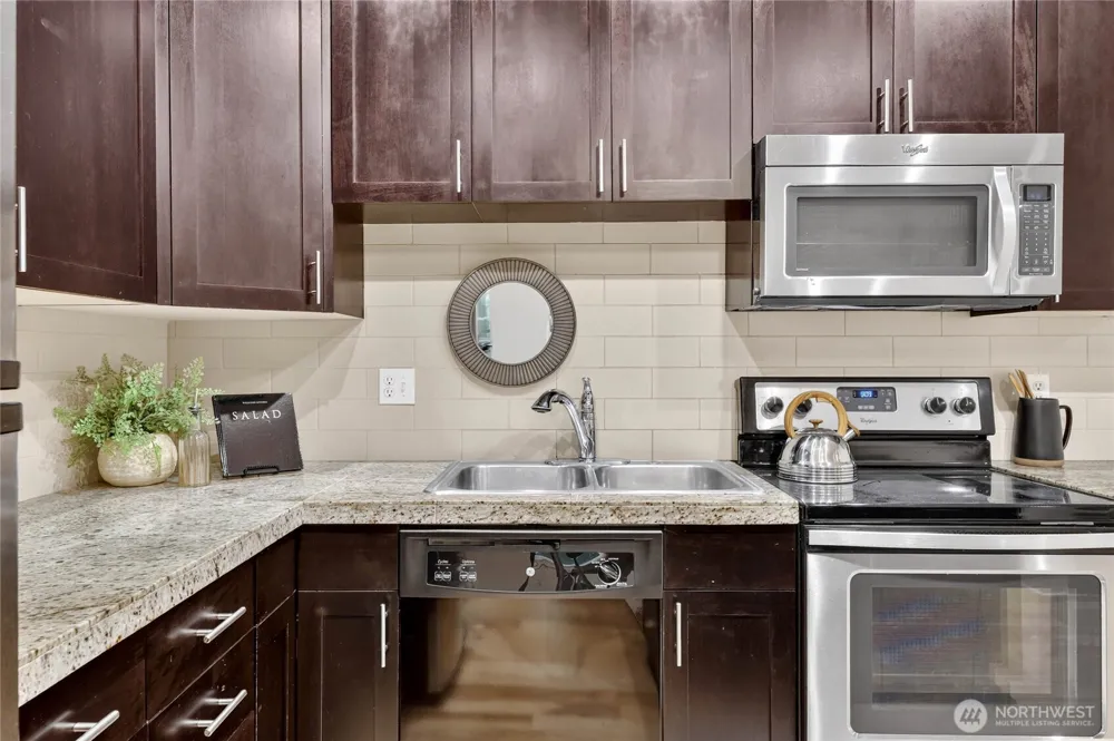1820 24th Avenue #101 Seattle, WA 98122