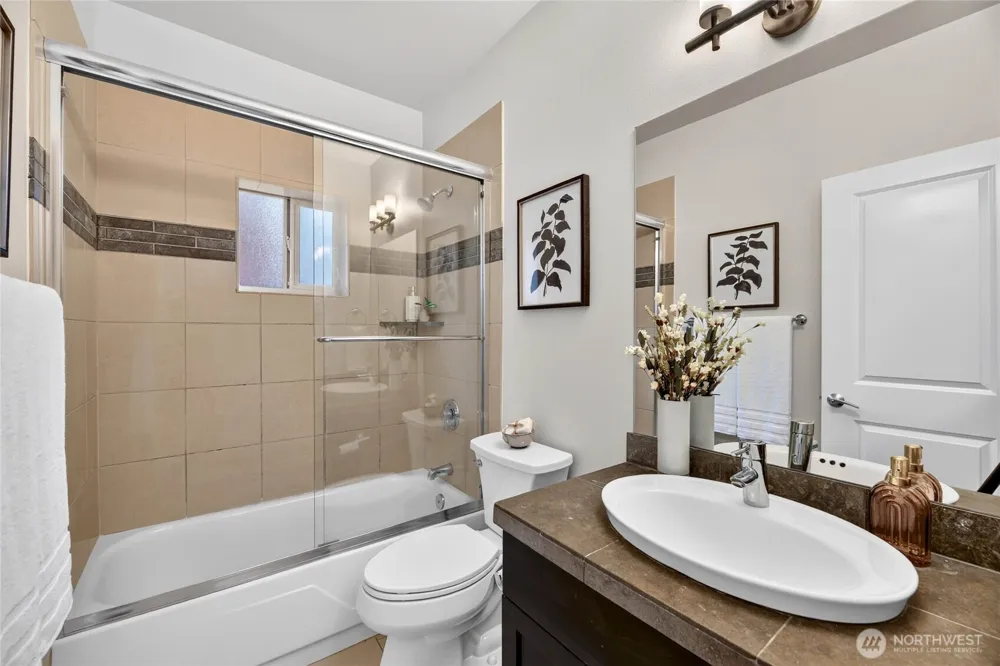 1820 24th Avenue #101 Seattle, WA 98122