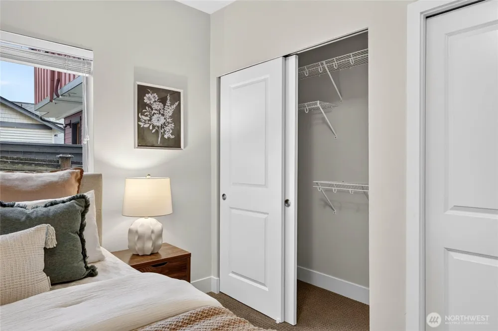 1820 24th Avenue #101 Seattle, WA 98122