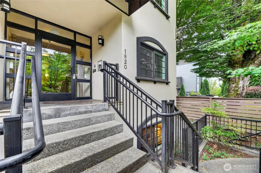 1820 24th Avenue #101 Seattle, WA 98122