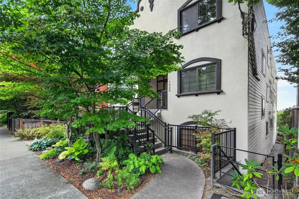 1820 24th Avenue #101 Seattle, WA 98122