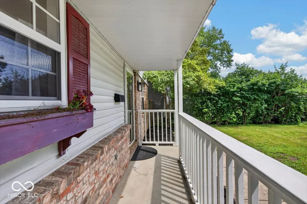 2410 Dell Zell Drive Indianapolis, IN 46220