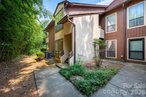 7203 Winery Lane
