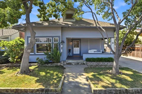 212 E Rincon Avenue
