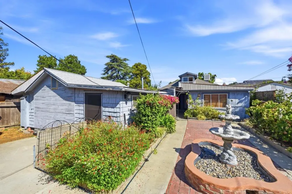 212 E Rincon Avenue Campbell, CA 95008