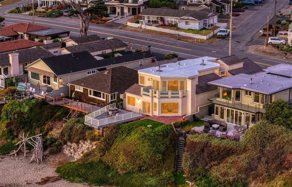 900 Pacific Cayucos, CA 93430