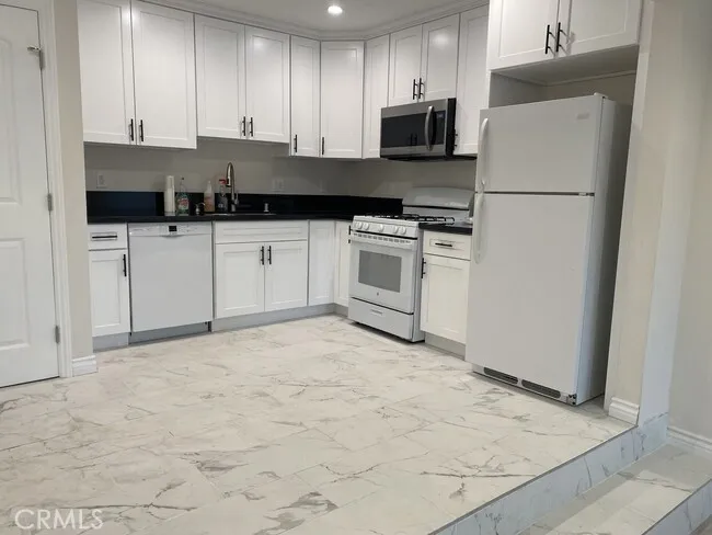16747 Bermuda Granada Hills, CA 91344