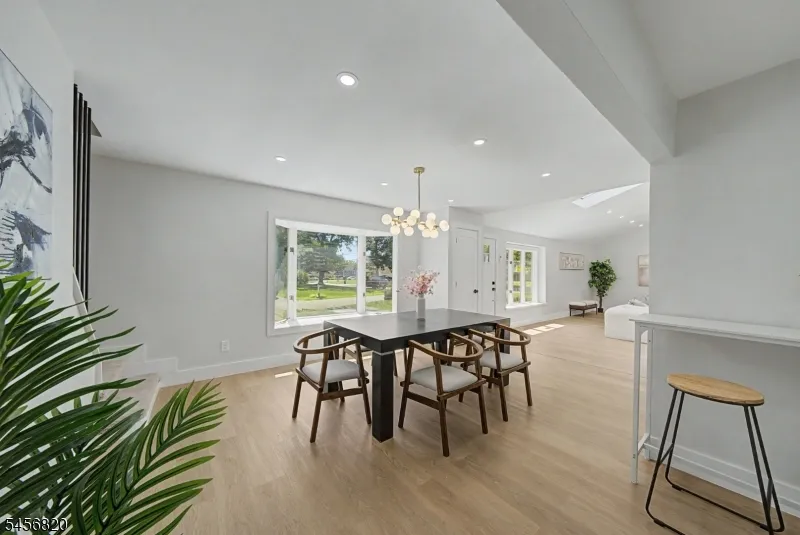19 Ferndale Rd Wayne, NJ 07470