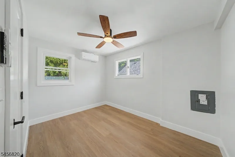 19 Ferndale Rd Wayne, NJ 07470