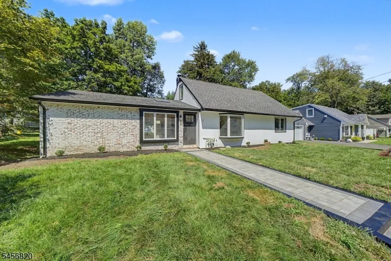 19 Ferndale Rd Wayne, NJ 07470