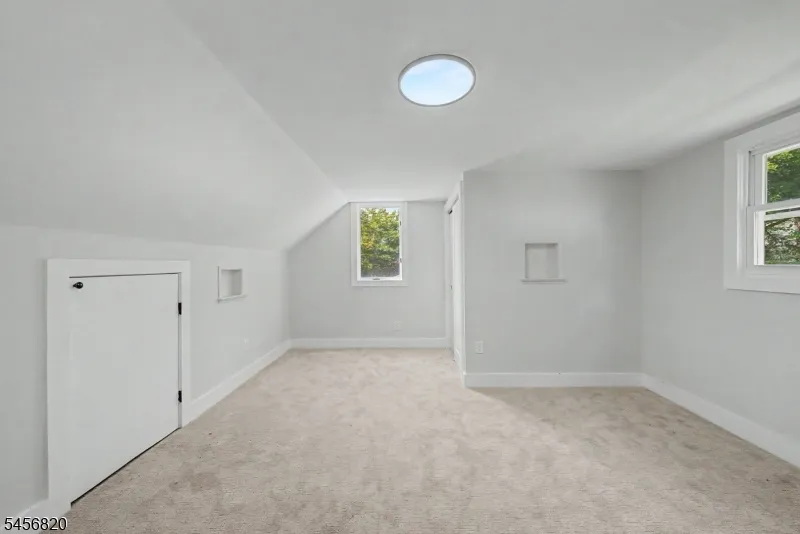 19 Ferndale Rd Wayne, NJ 07470