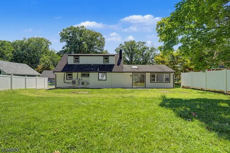 19 Ferndale Rd Wayne, NJ 07470