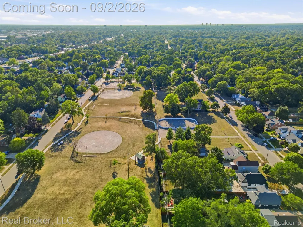 446 W Drayton Street Ferndale City, MI 48220
