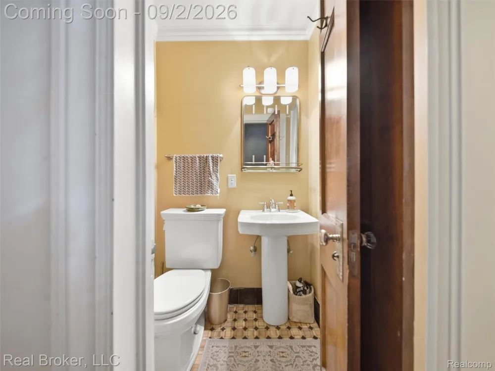 446 W Drayton Street Ferndale City, MI 48220