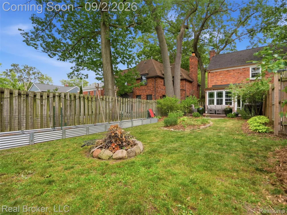 446 W Drayton Street Ferndale City, MI 48220
