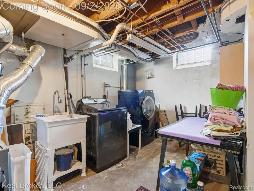 446 W Drayton Street Ferndale City, MI 48220