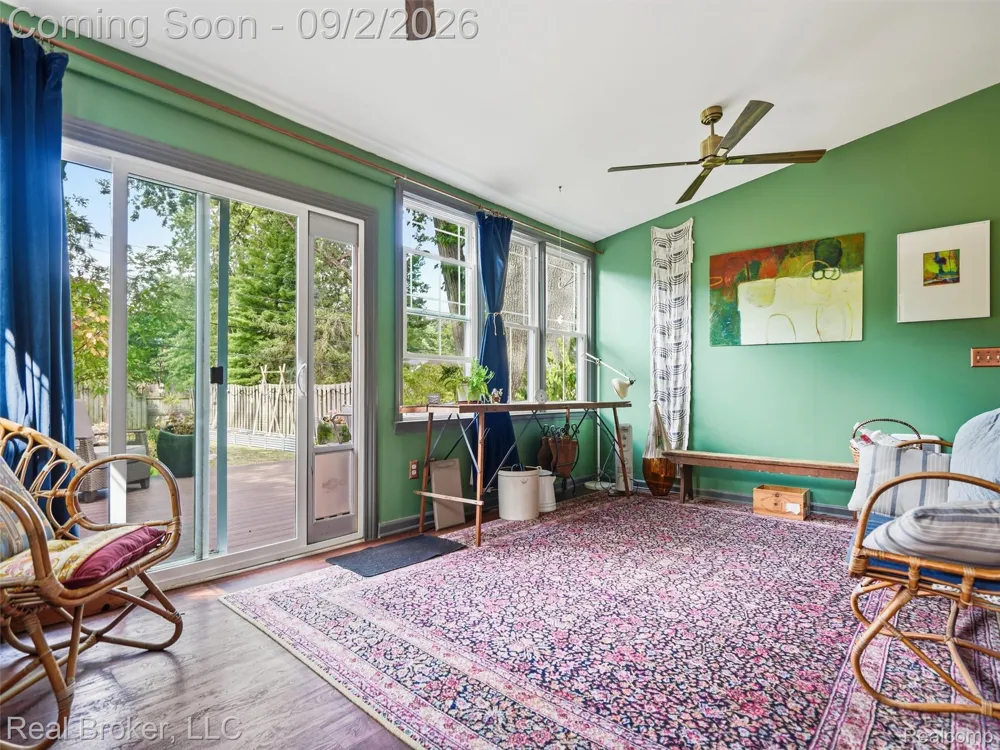 446 W Drayton Street Ferndale City, MI 48220