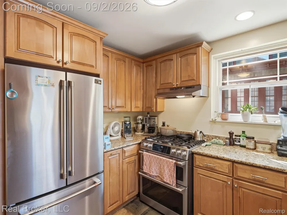 446 W Drayton Street Ferndale City, MI 48220