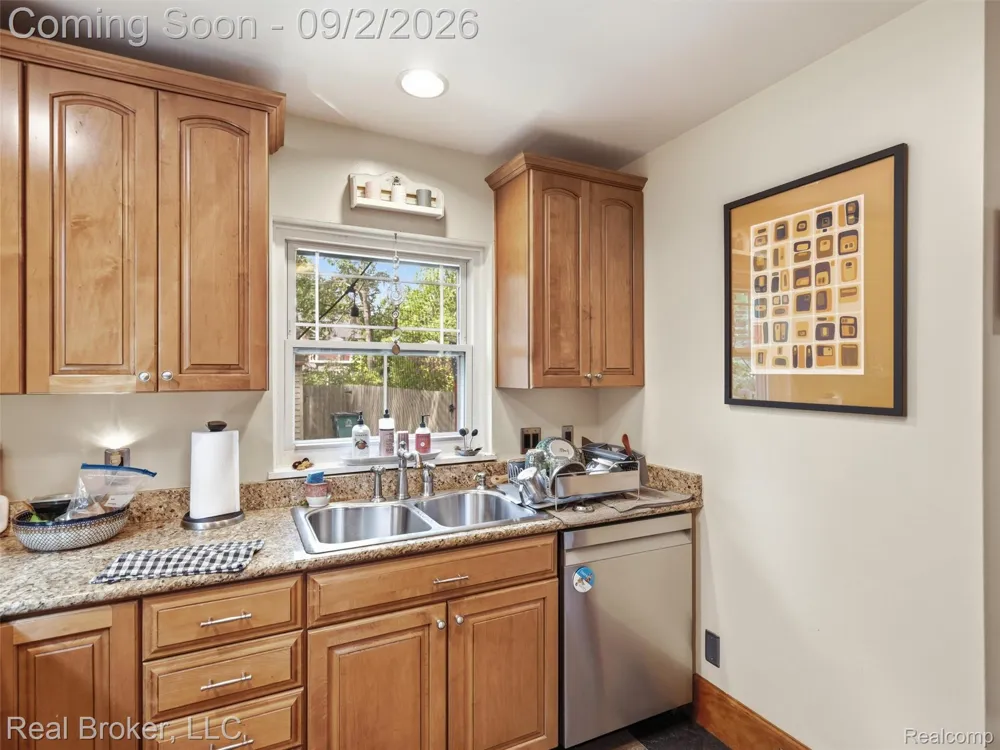 446 W Drayton Street Ferndale City, MI 48220