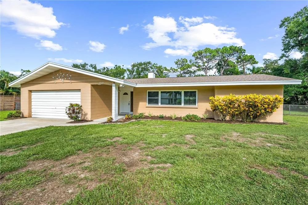 3733 MALEC CIRCLE Sarasota, FL 34233