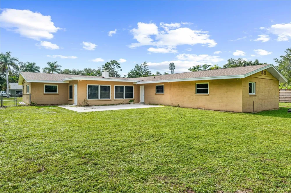 3733 MALEC CIRCLE Sarasota, FL 34233