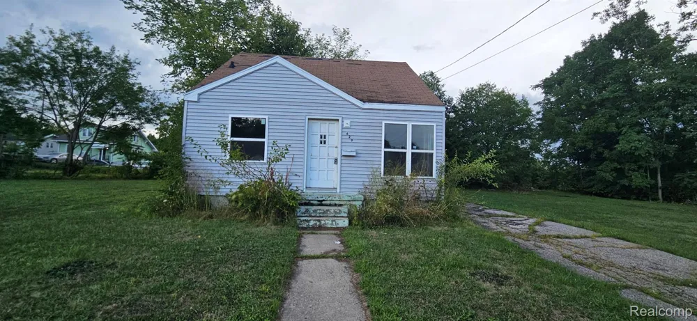 629 Spencer Street Flint City, MI 48505