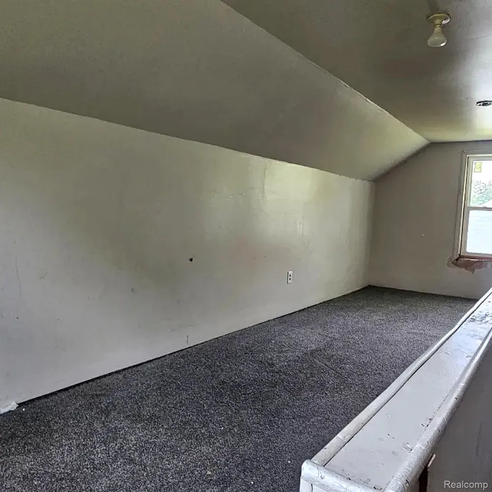 629 Spencer Street Flint City, MI 48505