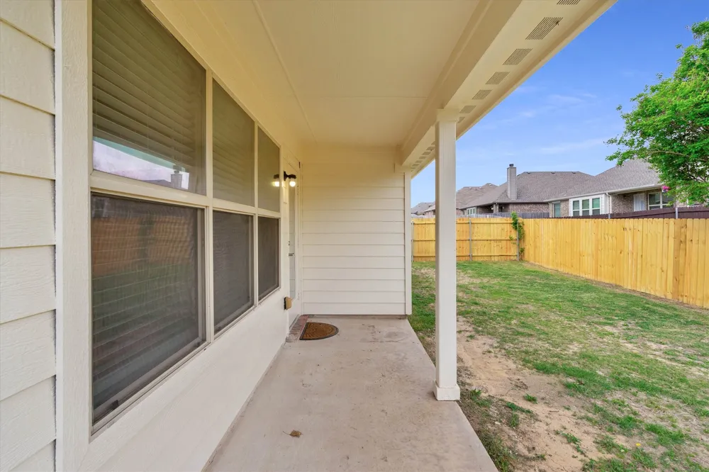 221 Bear Trail Waxahachie, TX 75167