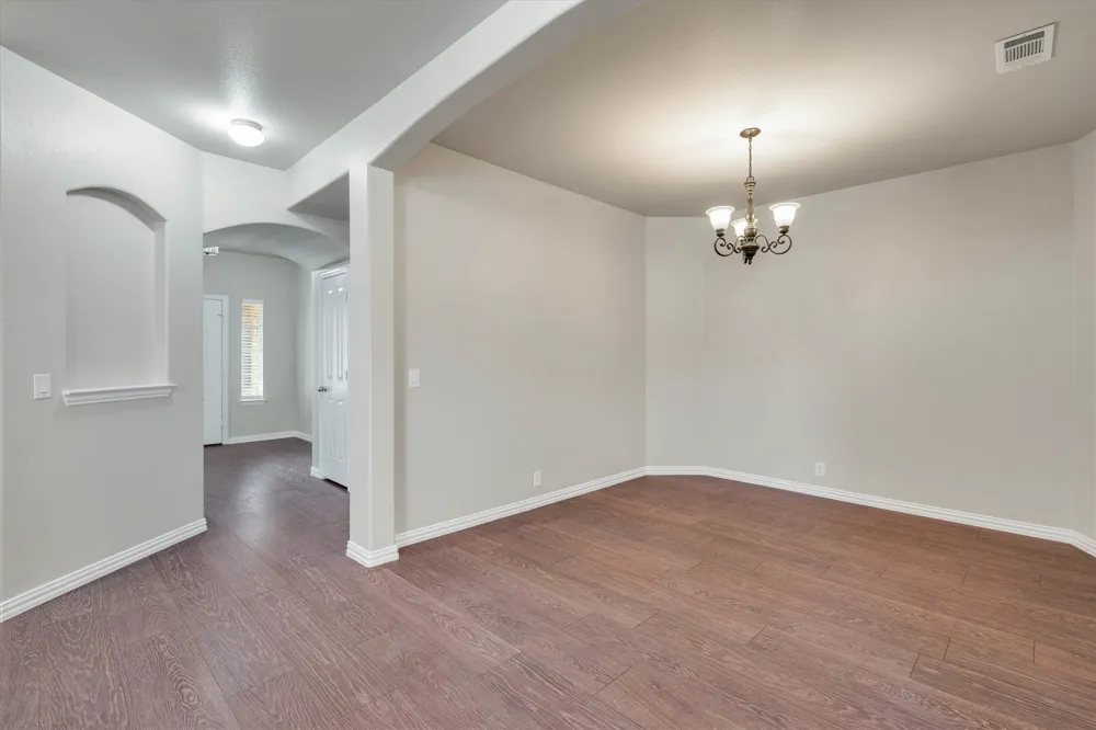 221 Bear Trail Waxahachie, TX 75167