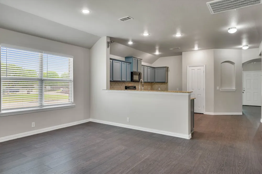 221 Bear Trail Waxahachie, TX 75167