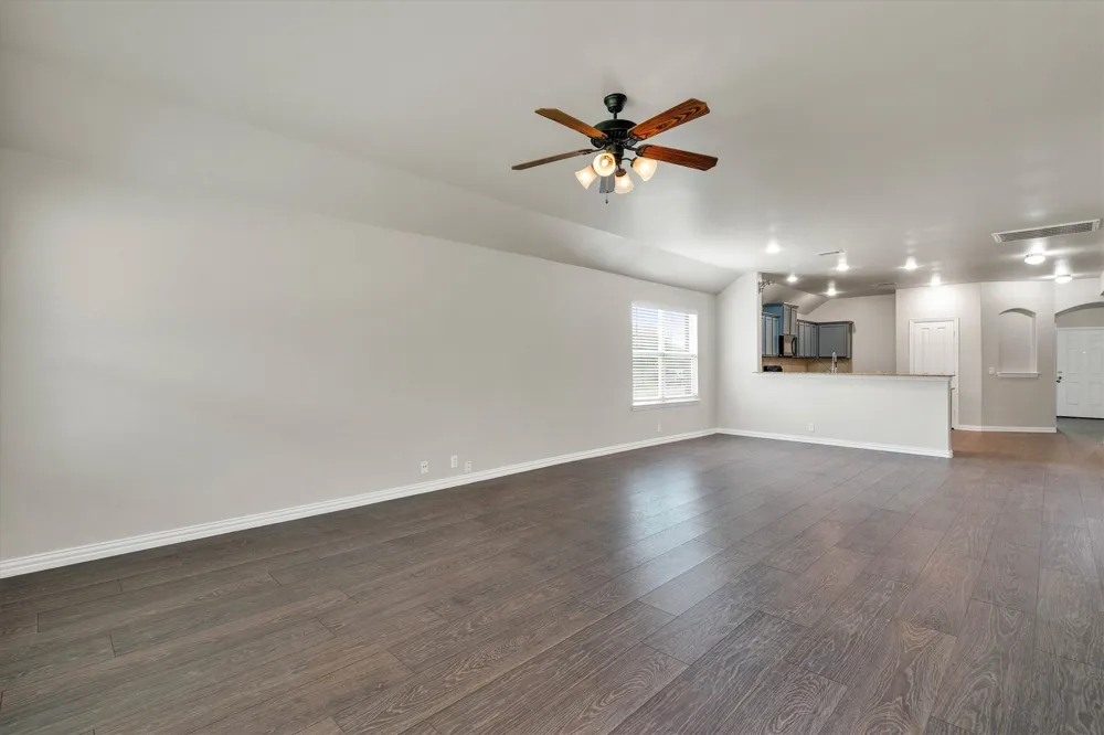 221 Bear Trail Waxahachie, TX 75167