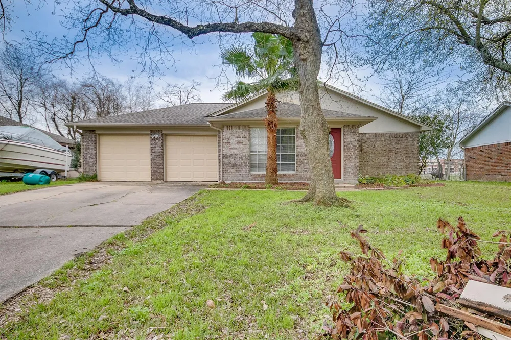 3809 Wood Sorrel Drive Dickinson, TX 77539