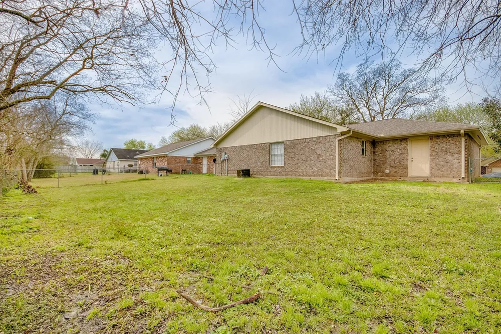 3809 Wood Sorrel Drive Dickinson, TX 77539