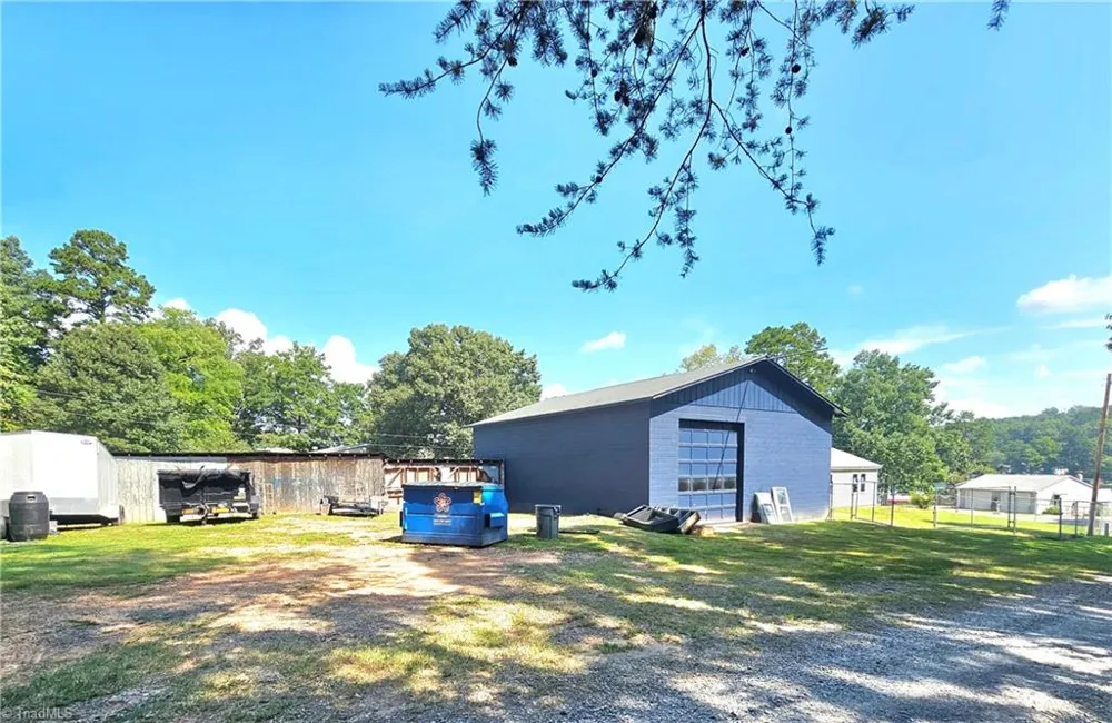 225 8th Avenue New London, NC 28127