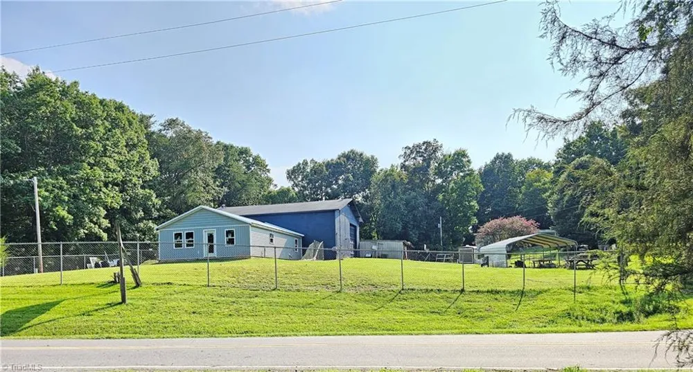225 8th Avenue New London, NC 28127