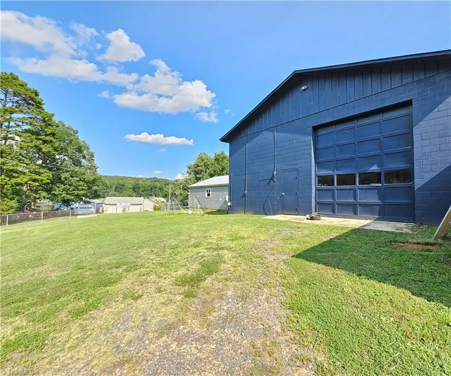 225 8th Avenue New London, NC 28127