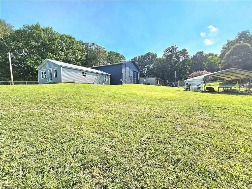 225 8th Avenue New London, NC 28127